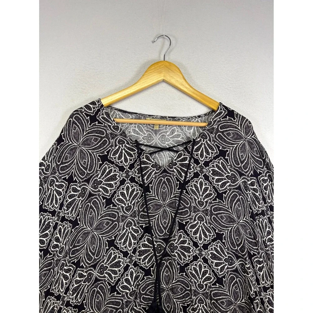 Boho Festival Democracy Womens 2X Black White Paisley Striped Tassel Poncho Top - Picture 9 of 12
